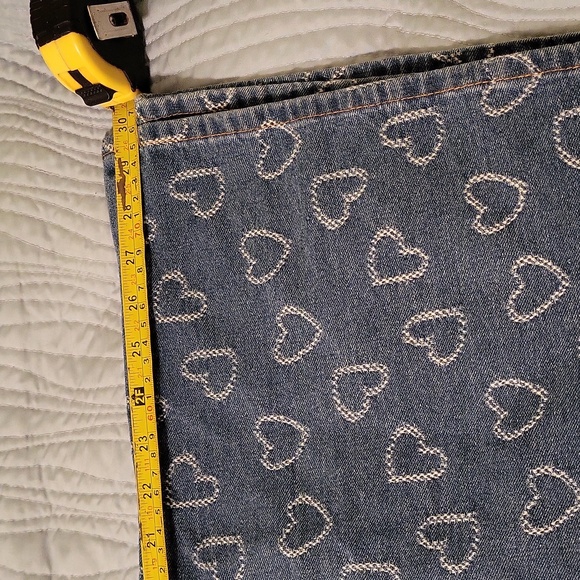 NWT Easel Heart Distressed Jeans - Picture 12 of 12